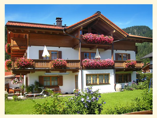 Ferienwohnungen Gästehaus Bergwinkl