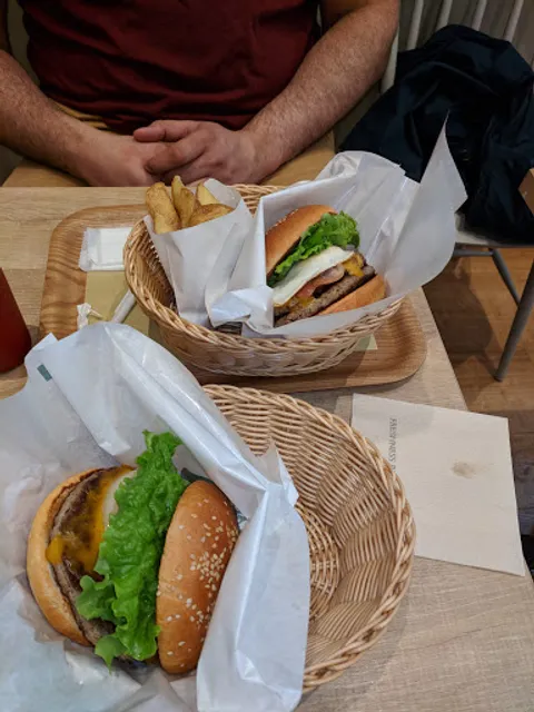 Freshness Burger Shinjuku Mitsui Building