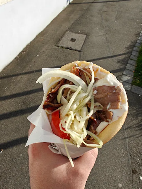 Imbiss Wurstzipfel, Dimitrios Stavrakaras