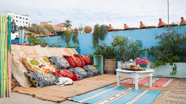 The Lunar Surf House