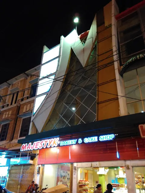 Majestyk Bakery & Cake Shop Karya
