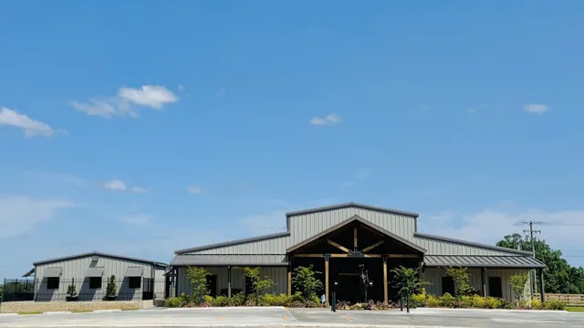 Purvis Animal Clinic & Equine Hospital