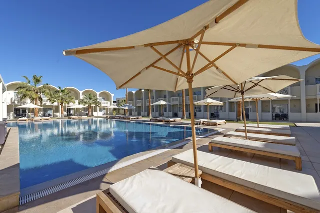 Reef Oasis Beach Resort