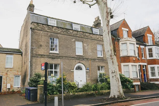 Cambridge City Studios - Book Direct by Paymán Club