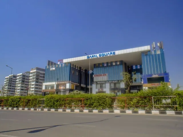 OYO Flagship Safal Rooms