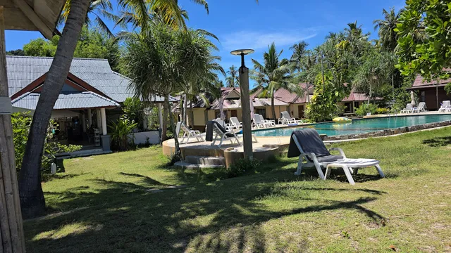 OYO 1033 Saladan​ Beach​ Resort