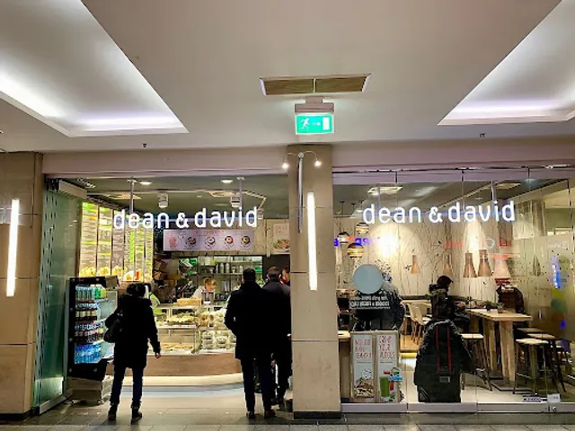 dean&david | Bowls, Salate, Curries & Snacks im Hauptbahnhof Mannheim