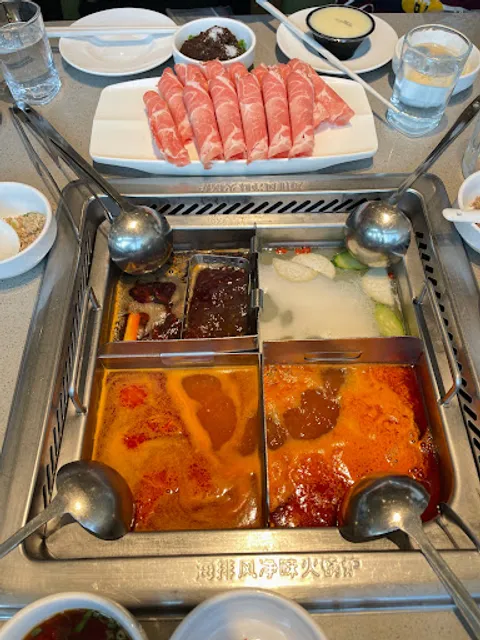 Haidilao Hot Pot Taiwan Spinning Mall