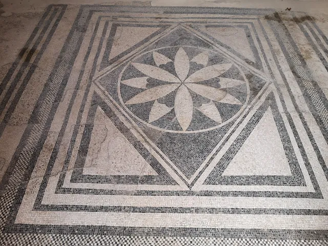 Casa dei Mosaici Geometrici