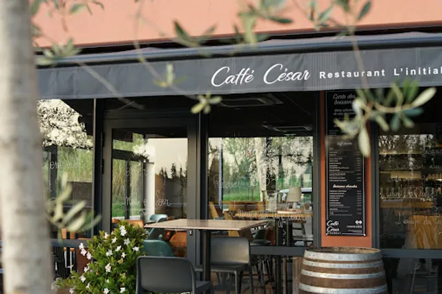 Caffé César, Restaurant L’initial