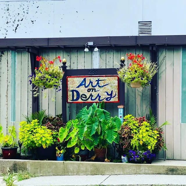 Art on Derry - Stained Glass & Café