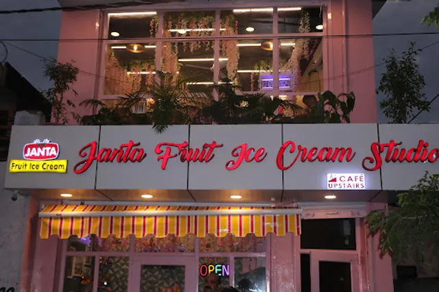 Nani's Cafe & Janta Fruit Icecream