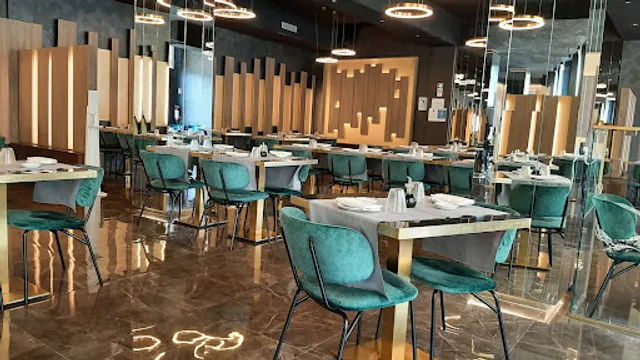 Moya Asian Fusion Restaurant