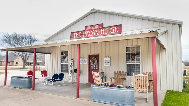 The Pecan House Country Store