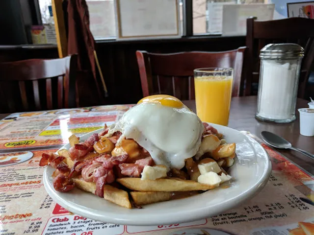 Poutine Laurier Restaurant