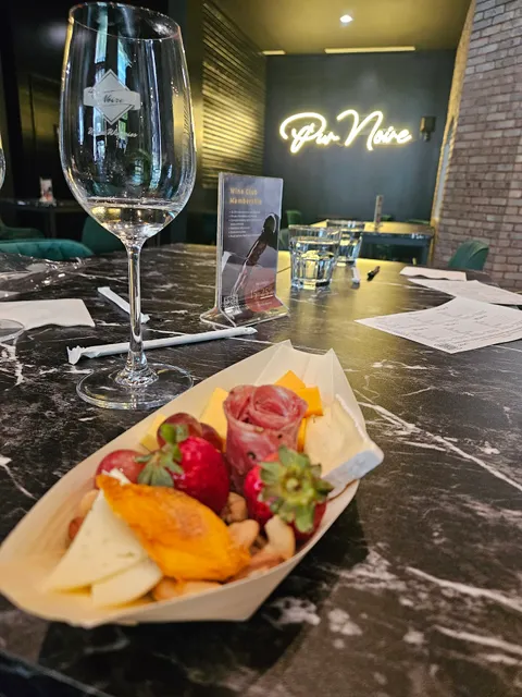 Pur Noire Urban Wineries