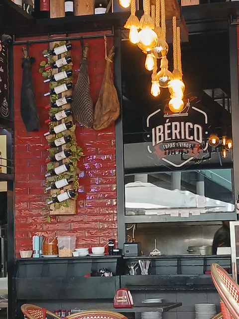 Ibérico Tapas y Vinos