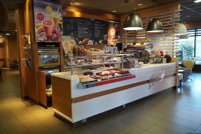 McDonald’s+ McDrive (Richtstrasse)