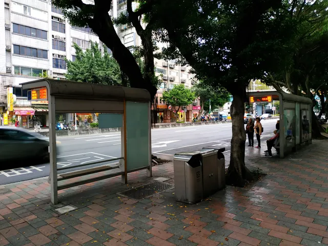 MRT Liuzhangli Station (Keelung Road)