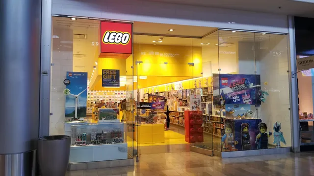 The LEGO® Store Fashion Show