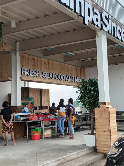 Aling Tonya's Seafood Palutuan