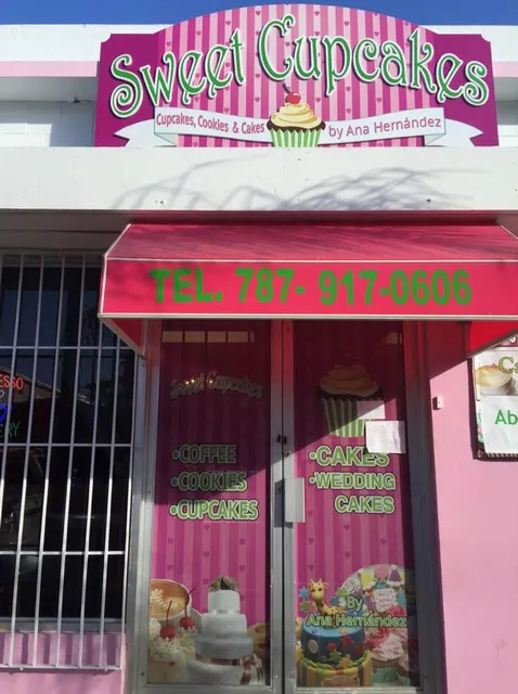 Sweet Cupcakes by Ana Hernández