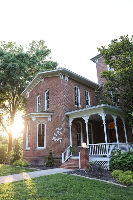 The Henry Manor