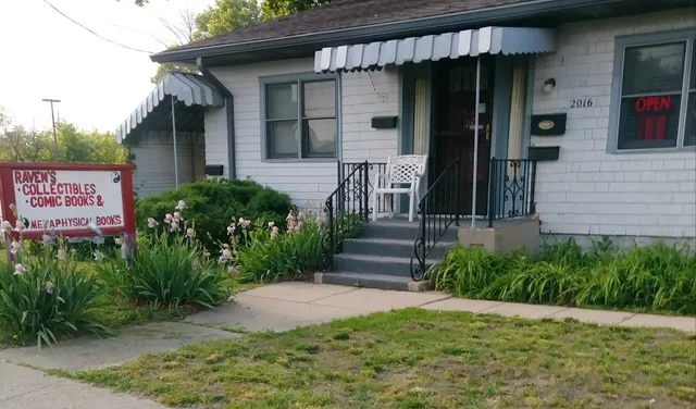 Raven's Comics, Collectibles & Books