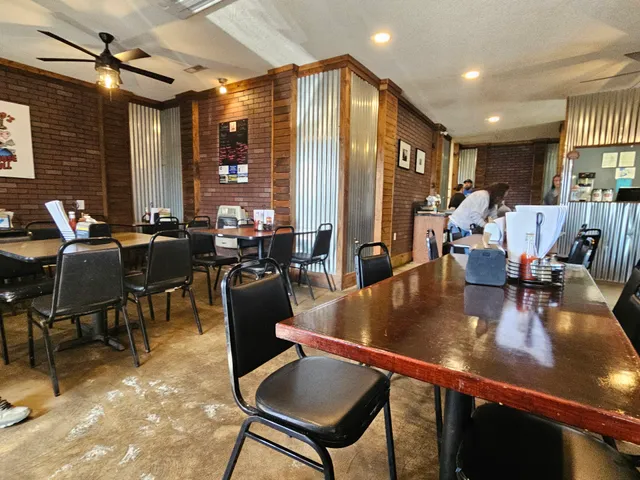 Rowdy Hogs Smoke House and Grill