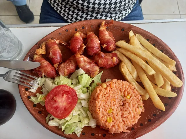 El Pescadito Restaurante Grill & Bar