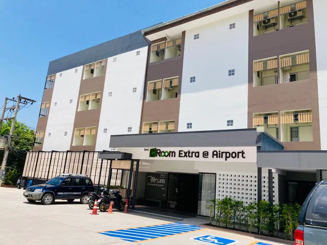 C Room Extra (Mai Samakkhi 15) by Choktawee (ซ.ใหม่สามัคคี)