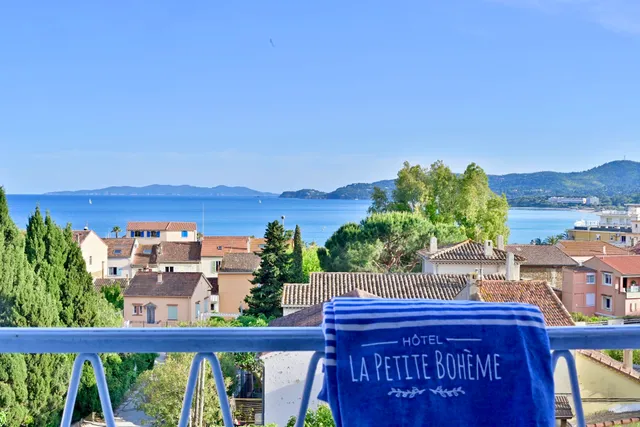 Hôtel La Petite Bohème - Restaurant - Piscine - Le Lavandou