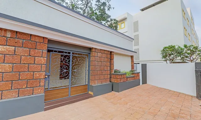 Treebo Premium Dona Eliza