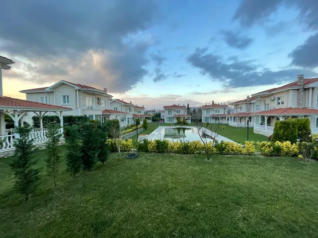 PALACE KIRKPINAR-Luxury Villas