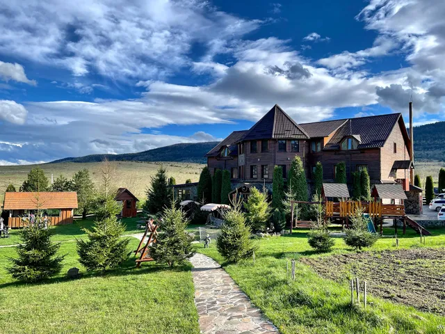 База відпочинку «Карпатський Замок»