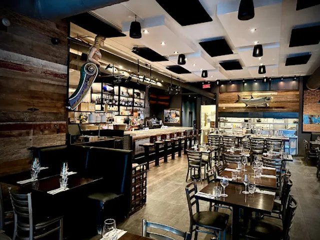 Lucille's Oyster Dive