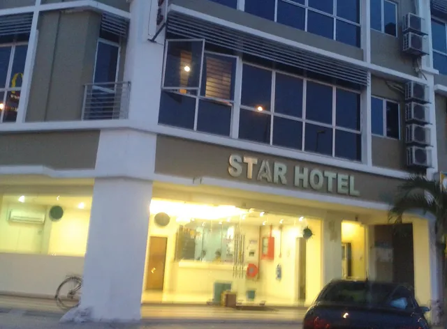 OYO 90442 Newtown Star Hotel