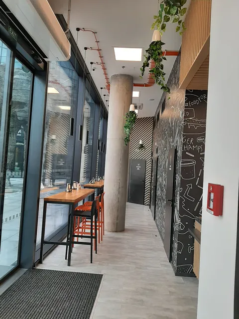 Amici Pizza & Burgers