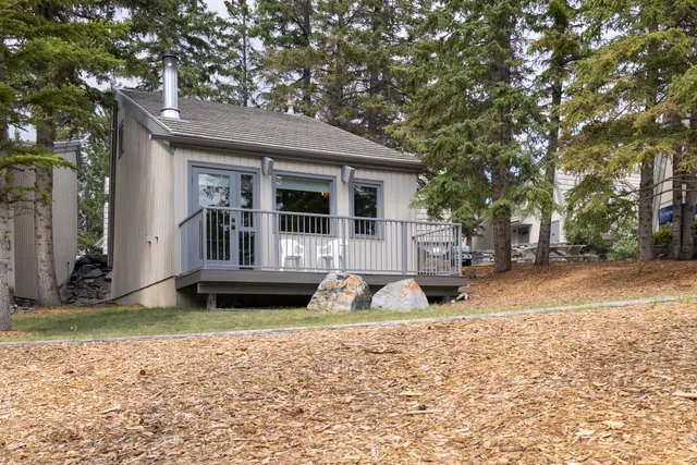 Tunnel Mountain Resort