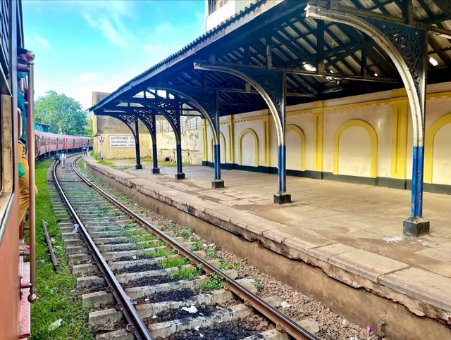 Slave Island Railway Station