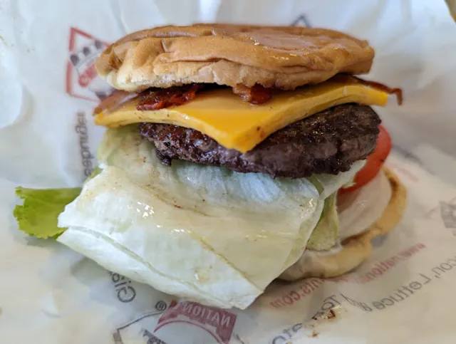 Nation's Giant Hamburgers & Great Pies