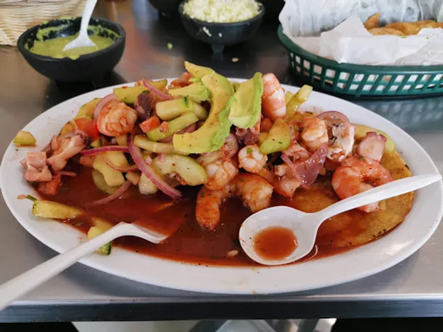 Mariscos El Mazateño Tijuana