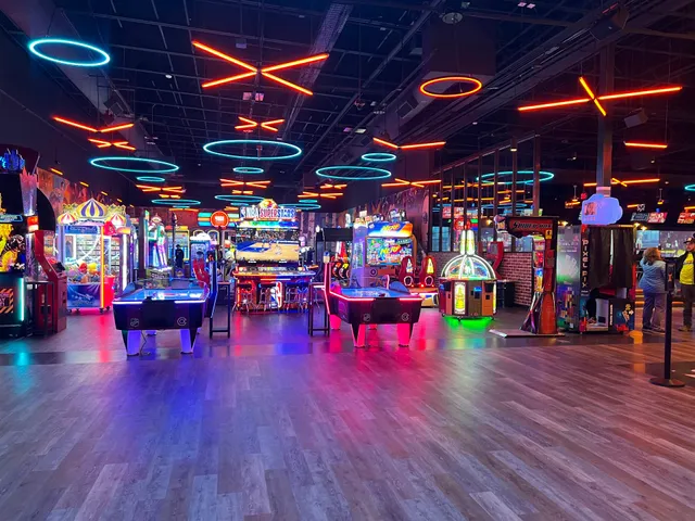 Lucky Strike Southlands