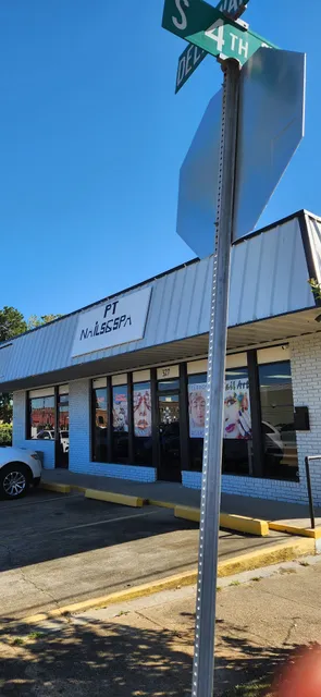 PT Nails & Spa