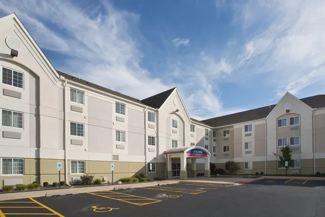 Candlewood Suites Peoria at Grand Prairie by IHG