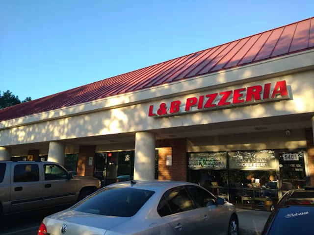 L&B's Pizzeria & Sports Bar