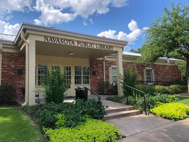 Navasota Public Library