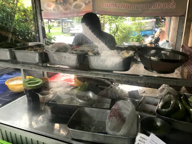 ร้านมังสวิรัติ อาหารเจ Vegetarian food หน้าโคร์เชย์ ซ.6 ถ.แสงศรี