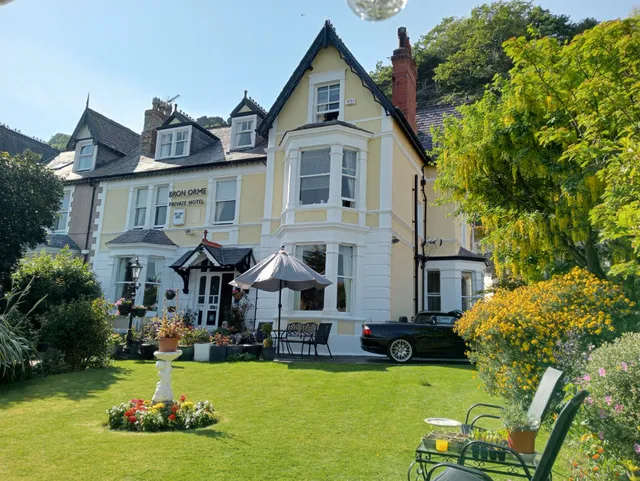 Bron Orme Private Hotel