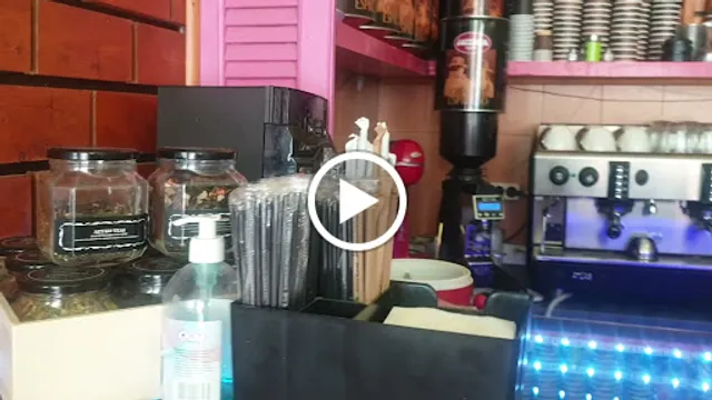 Καφέ Μπαρ ΑΚΡΩΣ ΟΙΚΟΓΕΝΕΙΑΚΟΝ